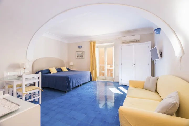 Chambre standard avec vue sur la ville-12