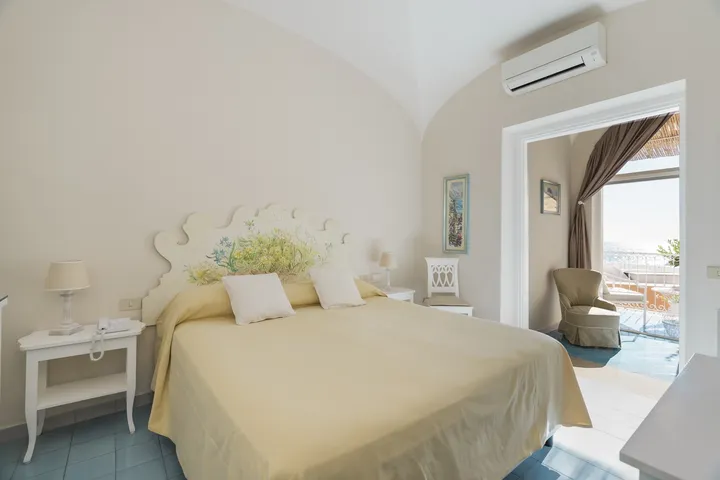 Chambre avec vue partielle sur la mer-11