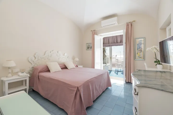 Chambre avec vue partielle sur la mer-15